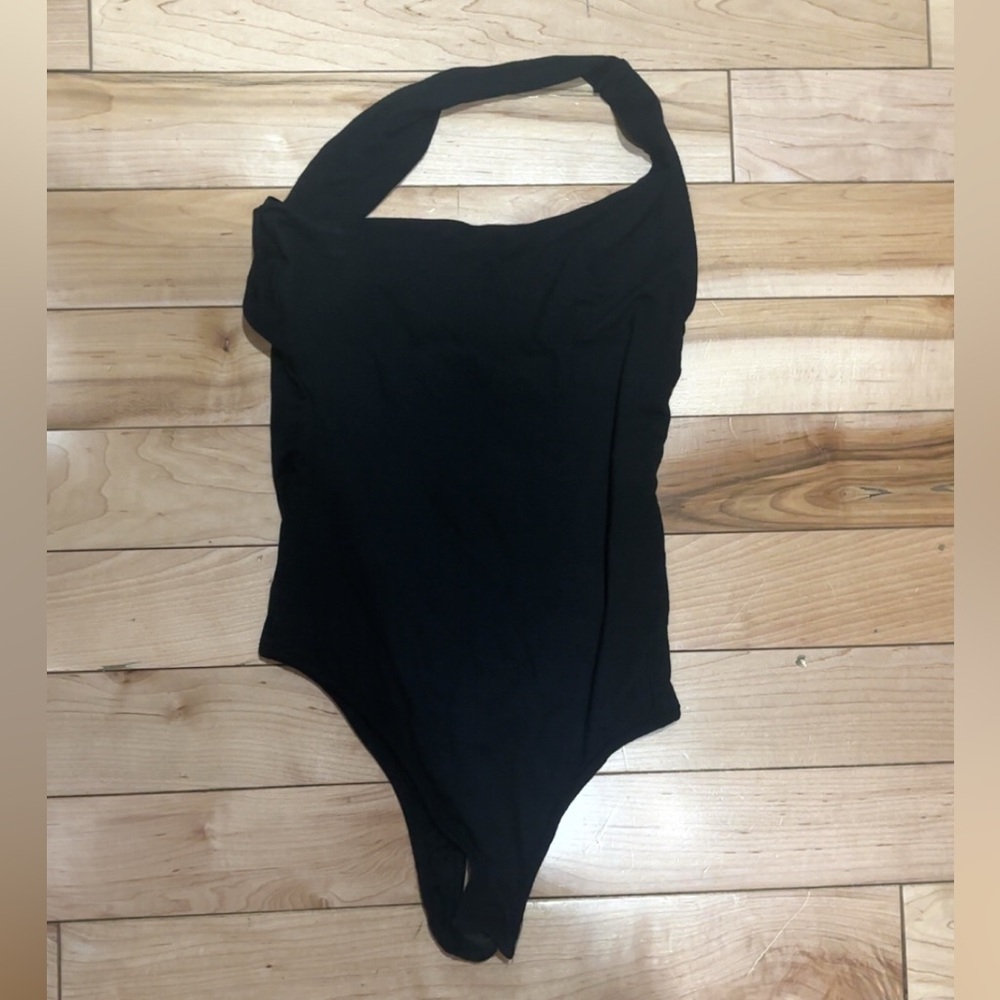 LULU’S BLACK ONE SHOULDER BODYSUIT - Picture 2 of 5